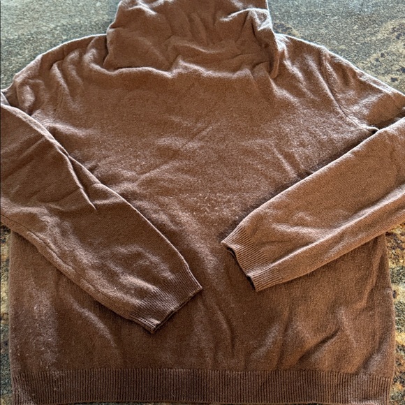 Neimans rust color cashmere sweater - Picture 3 of 8
